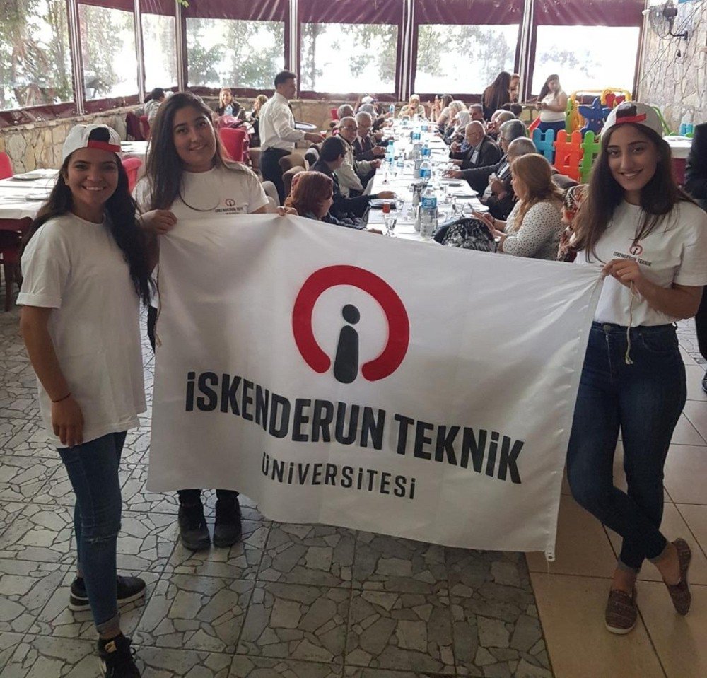 İste’li Öğrencilerden Huzurevi Sakinlerine Tekne Turu Keyfi