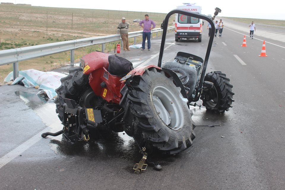 Karaman’da Çekici Traktöre Çarptı: 1 Ölü