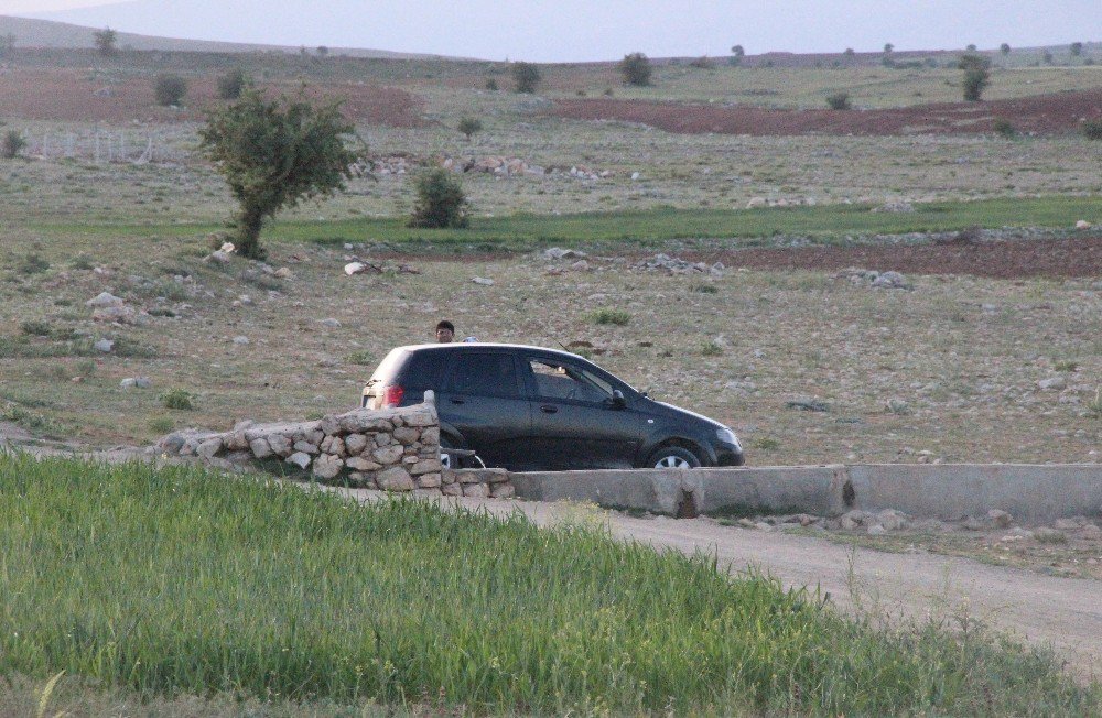 Kızını Rehin Aldı, Polise Ateş Edip Kaçtı