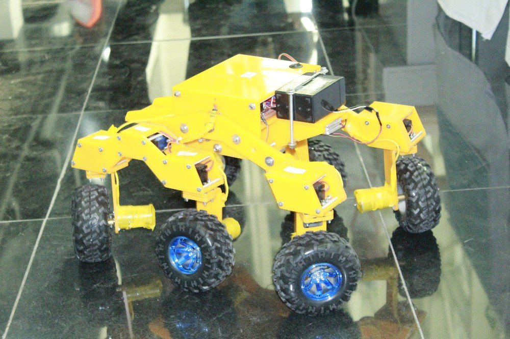 Yengeç Robot Birçok Alanda Kullanılabilecek