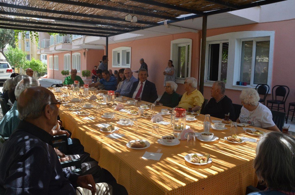 Başkan Kayalı’dan Huzurevi İle Şehit Aileleri Ve Gaziler Derneğine Ziyaret