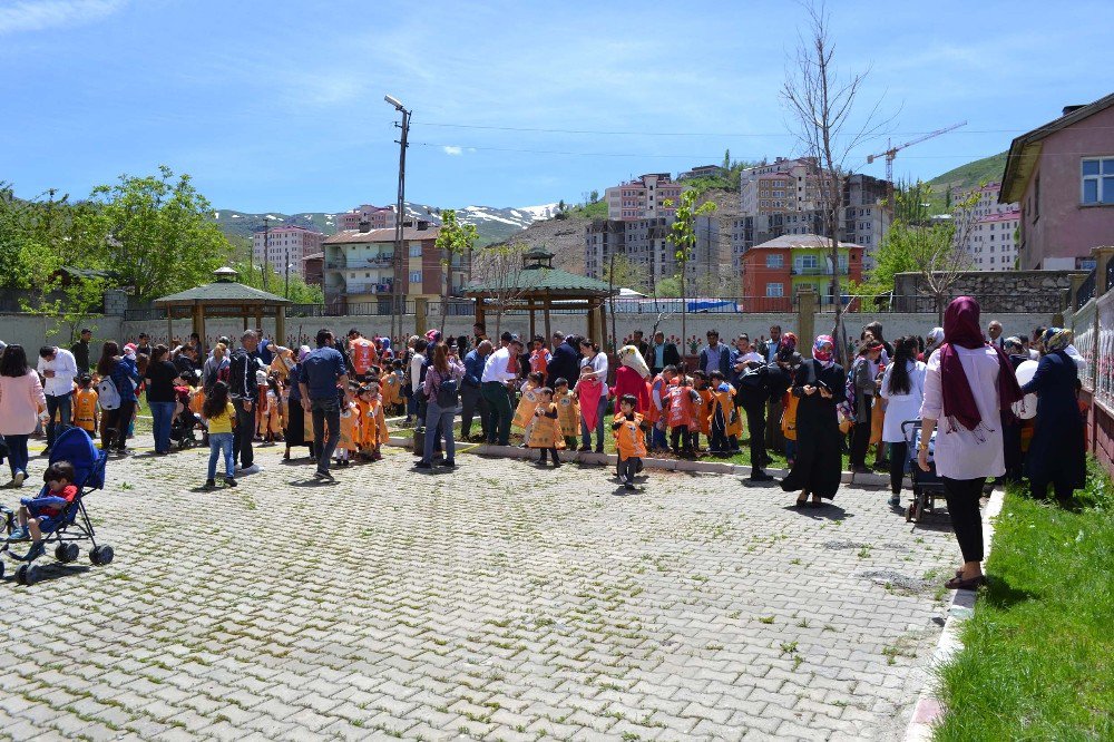 Başkan Asya Minik Öğrencilerle Fidan Dikti