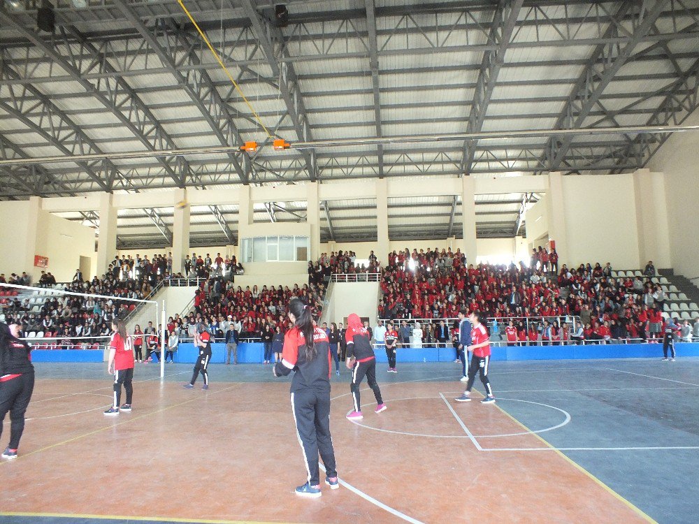 Malazgirt’te Voleybol Turnuvası