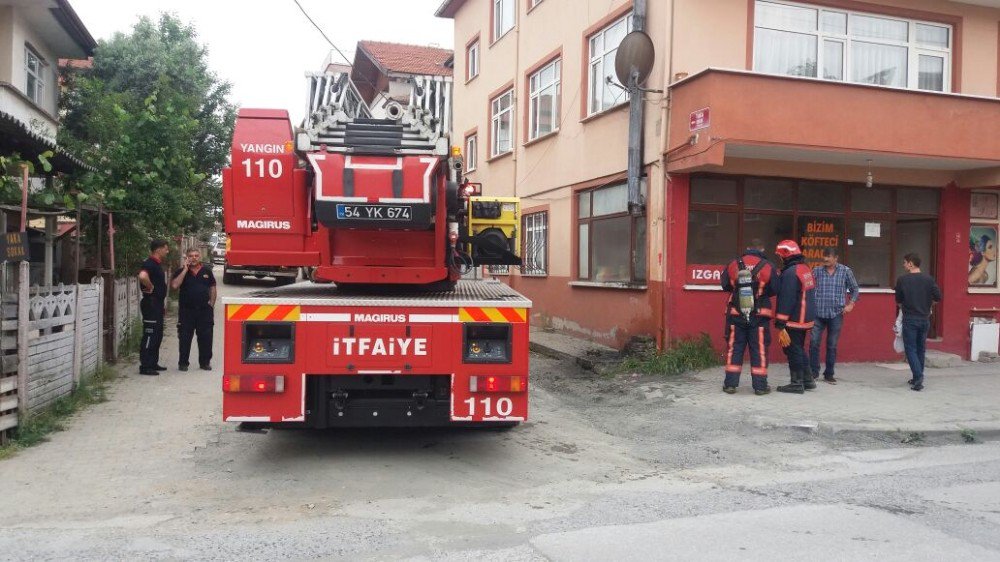 Havalandırma Borusunda Çıkan Yangın İtfaiye Ekiplerince Söndürüldü