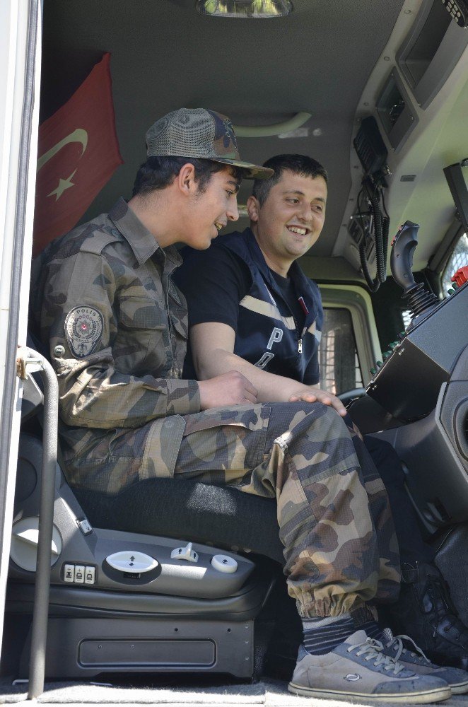 Özel Öğrenciler Polis Üniforması Giymenin Mutluluğunu Yaşadı