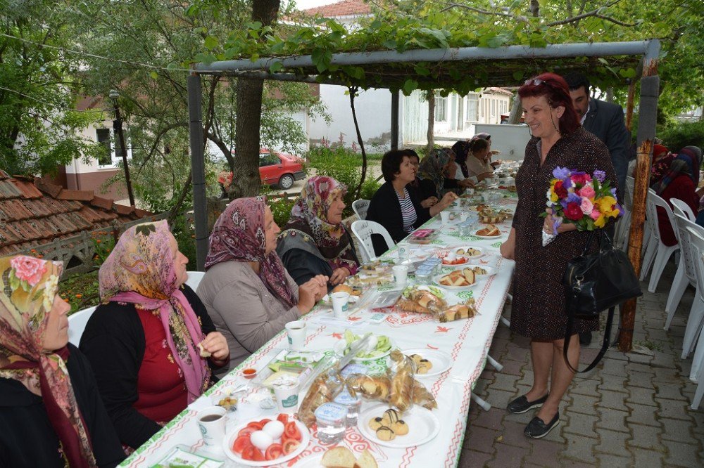 Kaşıkçı Mahallesinin Kadınları Kahvaltıda Buluştu