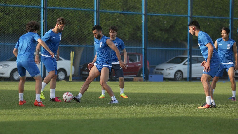 Adana Demirspor, Çalışmalarını Sürdürüyor