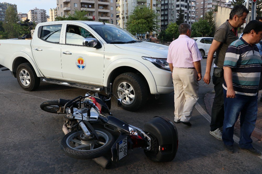 Pikap İle Polis Motosikleti Çarpıştı: 2 Polis Yaralı