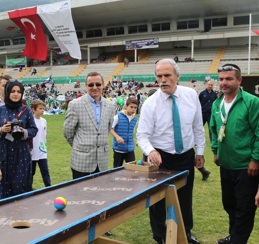 Büyükşehir’den Öğrencilere Bisiklet