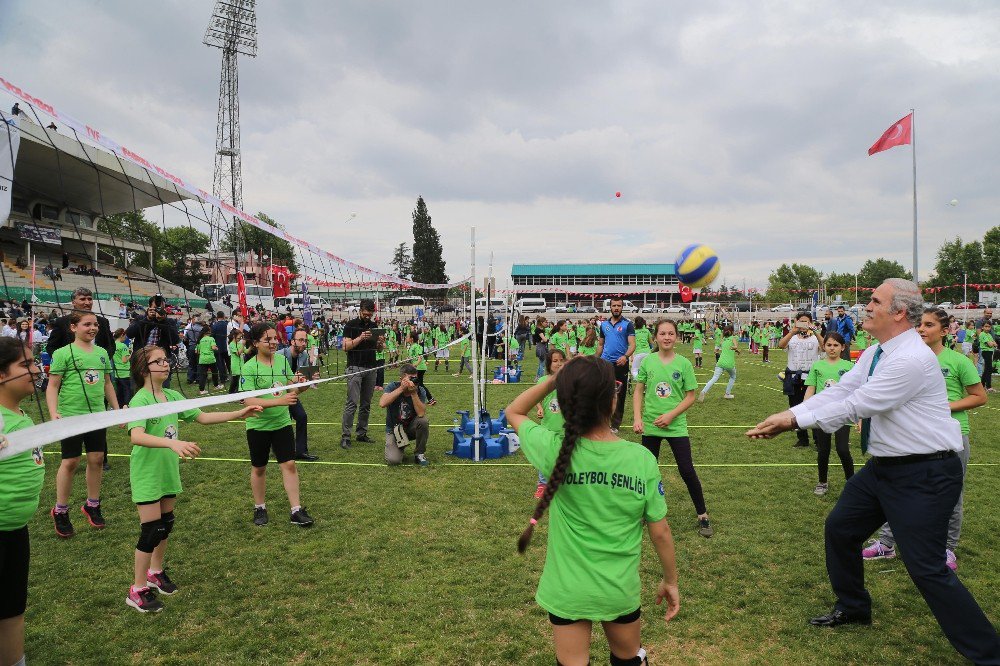 Büyükşehir’den Öğrencilere Bisiklet