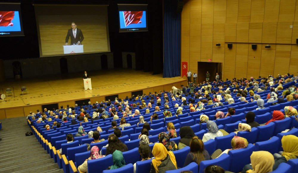 Diyarbakır’da ‘Aileyi Yeniden İnşa Etmek’ Konferansı