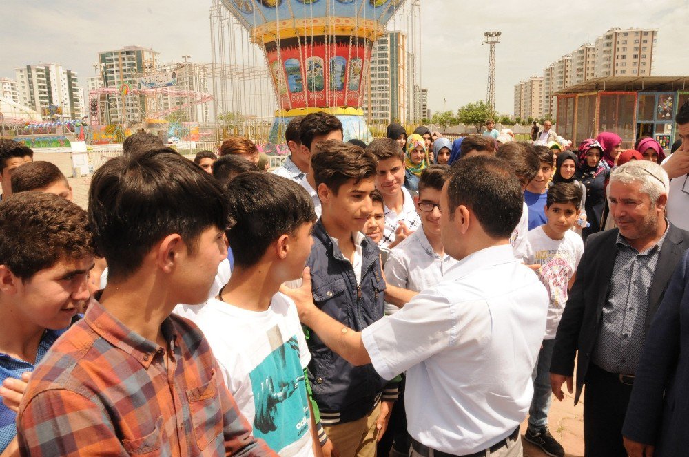 Kayapınar Gençliği Lunaparkta Eğlendi