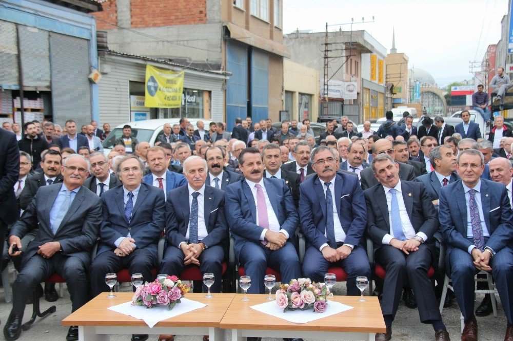 Bakan Çelik: “Türkiye Cumhuriyeti Gecekondu Devleti Değildir”