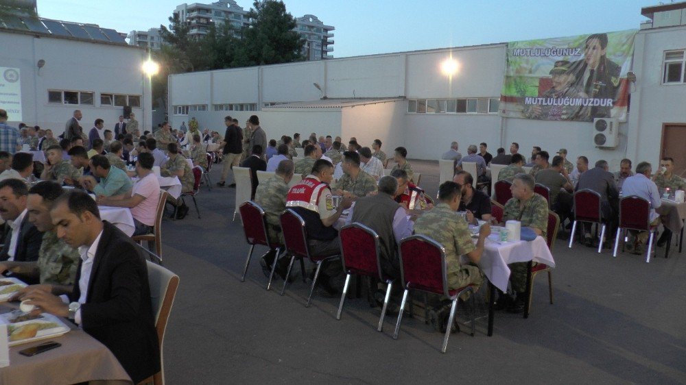 Güvenlik Korucuları, Jandarma Komutanlığının Yemeğinde Buluştu