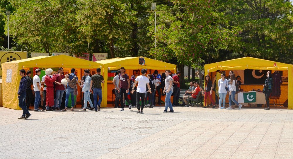 Yabancı Öğrenciler Ülkelerini Tanıttı