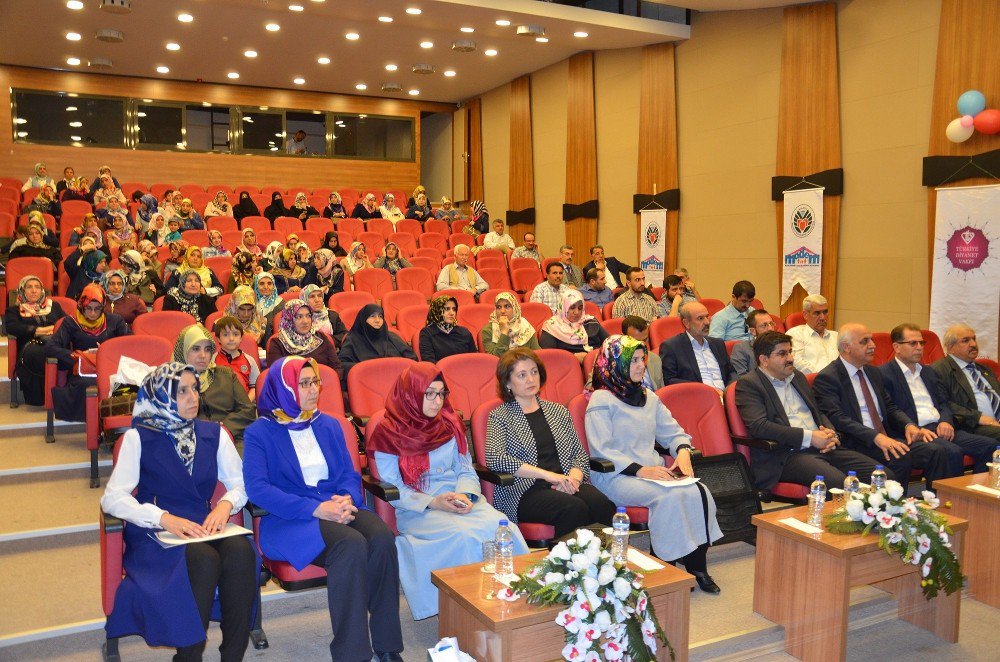 Malatya’da "Tüm Zamanlarda Yıkılmayan En Sağlam Kale:aile" Paneli