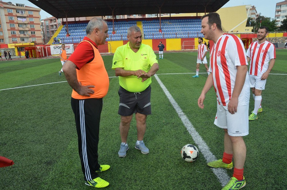 Protokol Ve Basın Futbol Maçında Ter Döktü