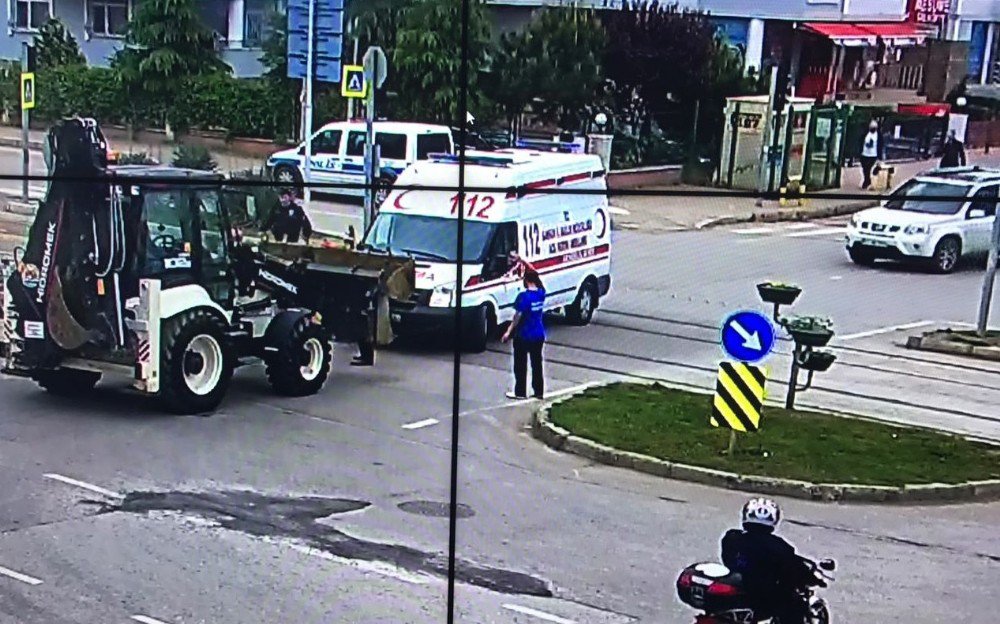 Seyir Halindeki Ambulansın Tekerleği Çıktı