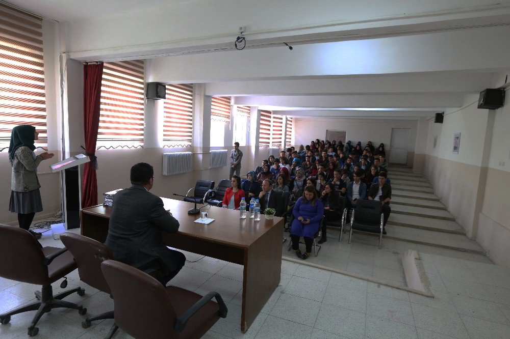 Gürpınar’da ‘Kariyer Günleri’ Etkinliği