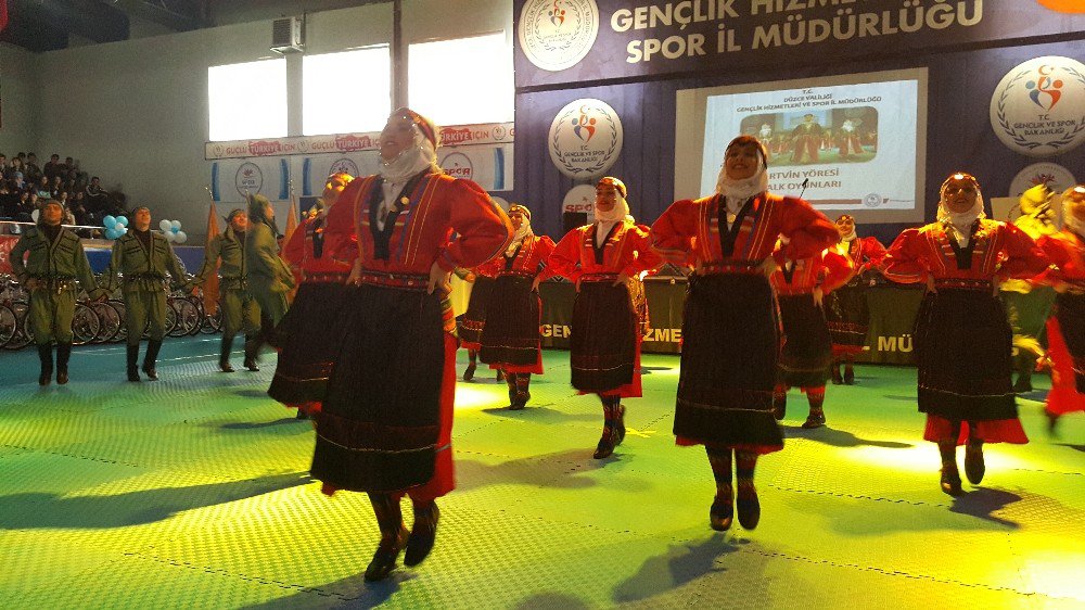 Düzce’de 19 Mayıs Etkinlikleri Renkli Görüntülere Sahne Oldu