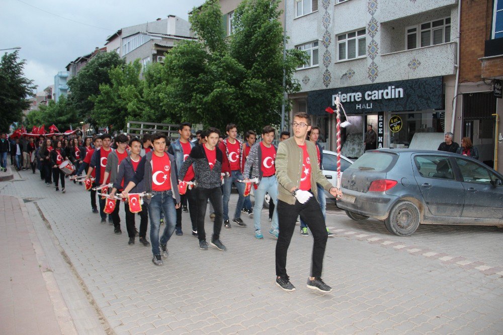 Çanlı Gençlerden Fener Alayı