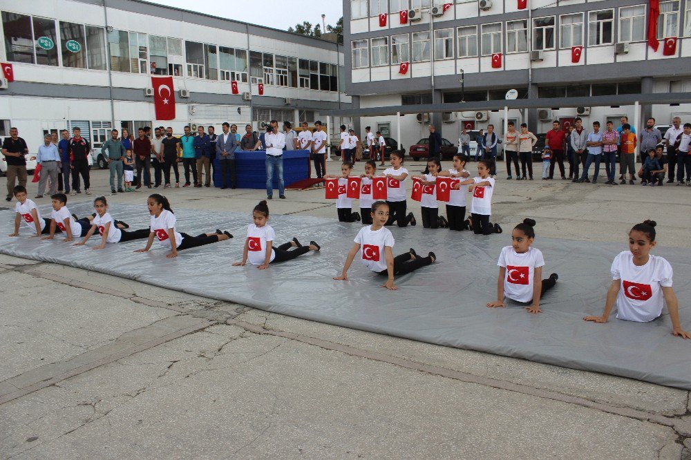 Adıyaman’da 19 Mayıs Kutlamalarına Yağmur Engeli