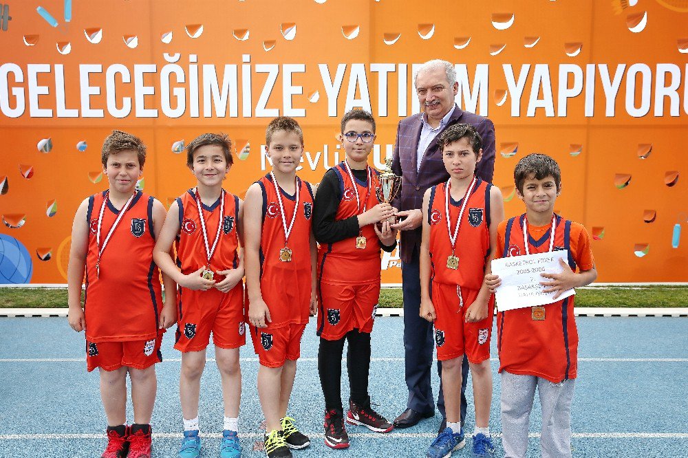 Başakşehirli Genç Sporcular Ödüllerine Kavuştu