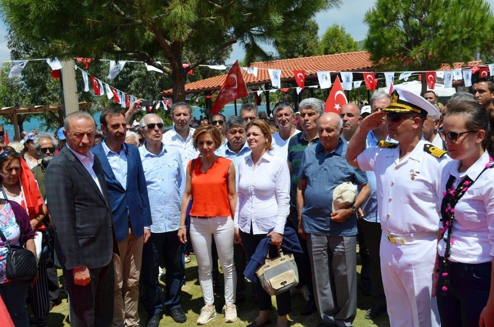 Didim’de Zübeyde Hanımın Heykeli 19 Mayıs’ta Adının Verildiği Parkta Açıldı