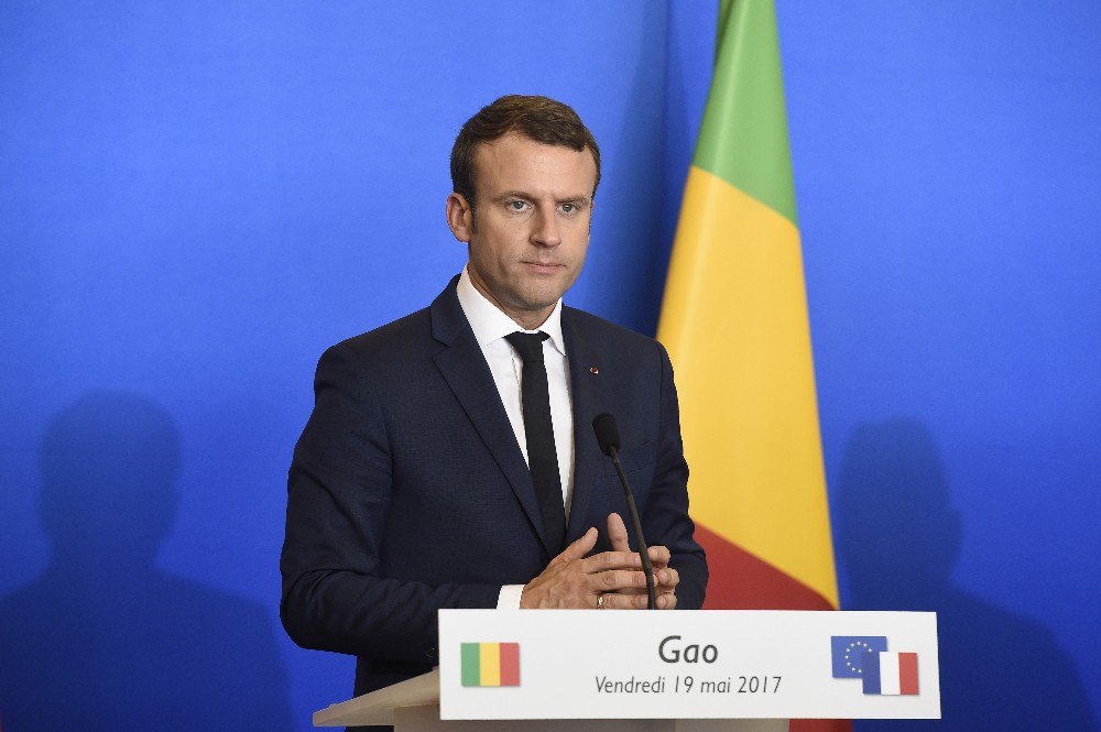 Macron’dan Mali’ye Kısa Ziyaret