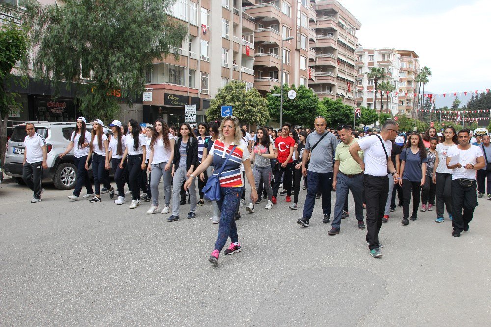 Hatay’da Gençlik Yürüyüşü