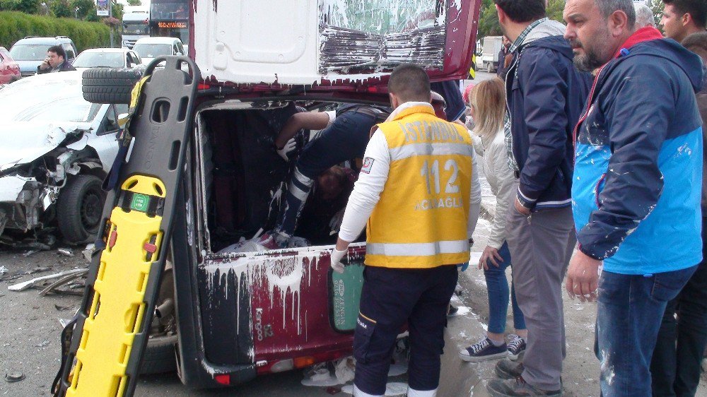 Kartal Sahil Yolunda Kaza: 6 Yaralı