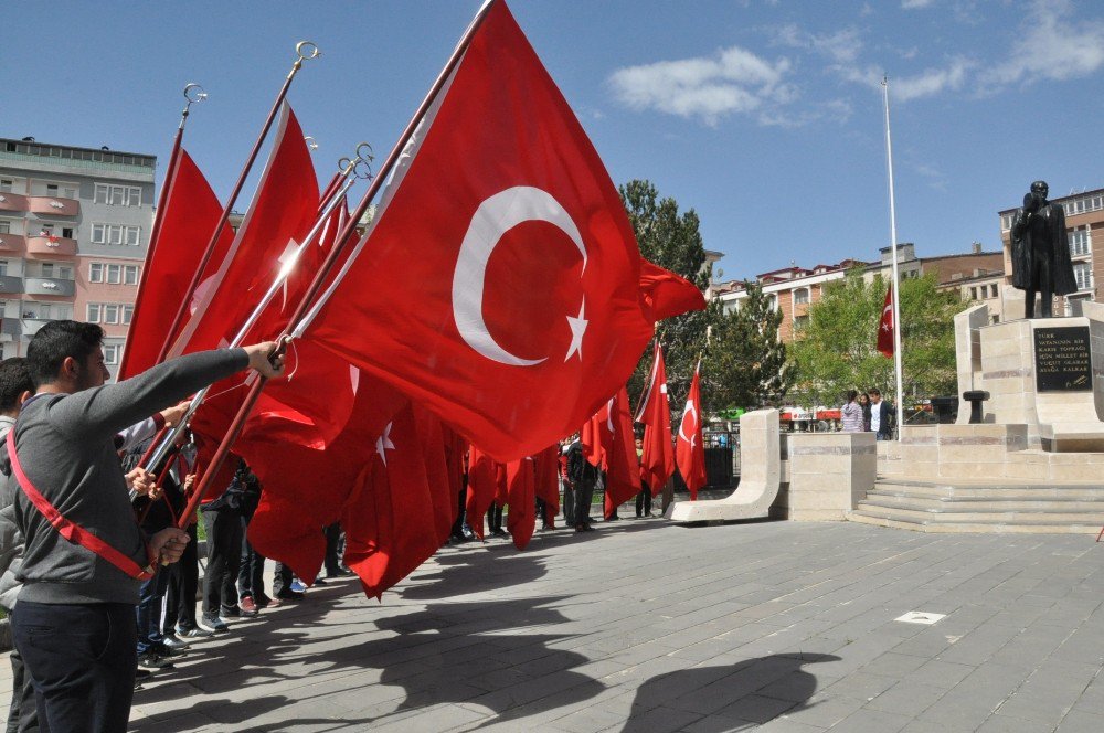 Kars’ta 19 Mayıs Törenle Kutlandı