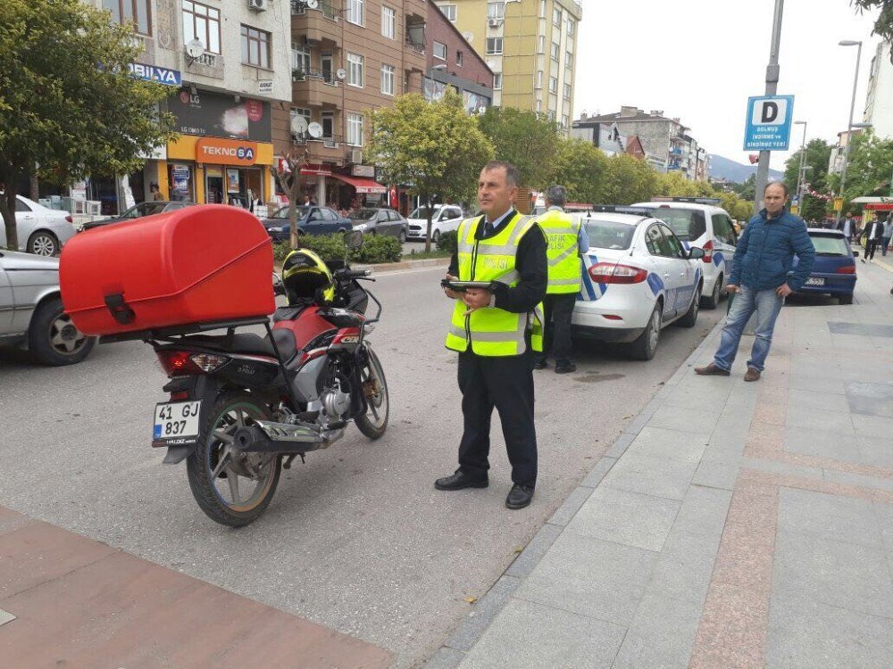 Gölcükte Polisinden Motosiklet Sürücülerine Uygulama