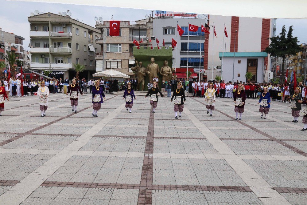 Manisa İlçelerde 19 Mayıs Coşkusu