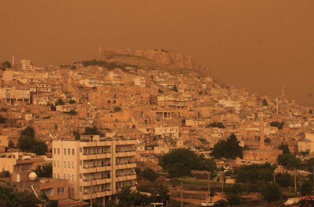 Mardin Toz Bulutu Altında