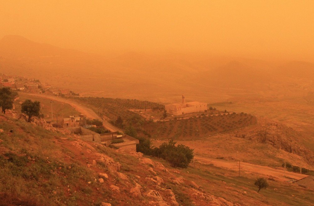 Mardin Toz Bulutu Altında