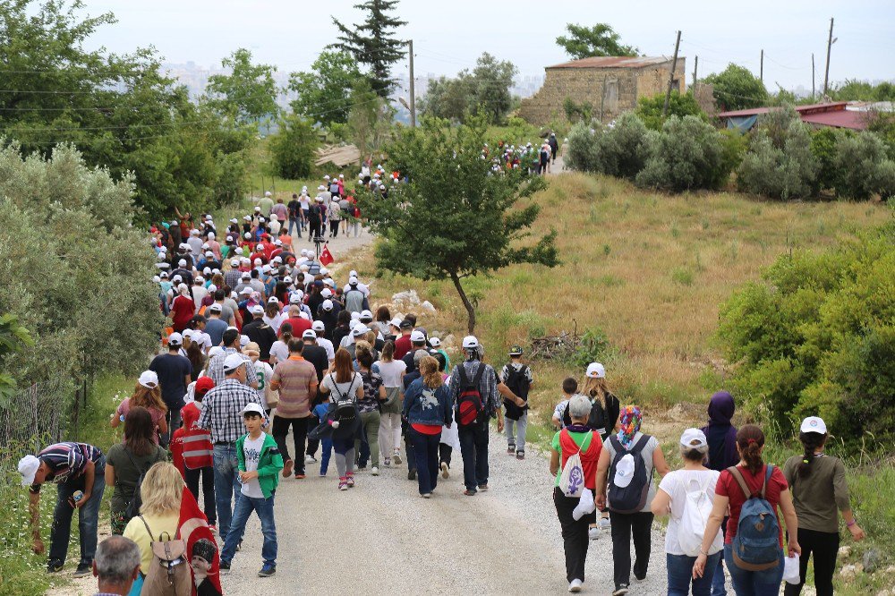 Mezitli Belediyesi, 19 Mayıs’ı Doğa Yürüyüşüyle Kutladı