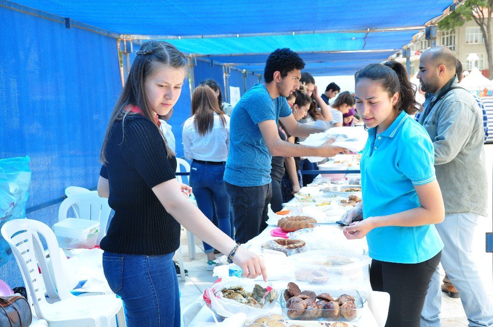 Milas’ta Öğrenciler Yararına Kermes