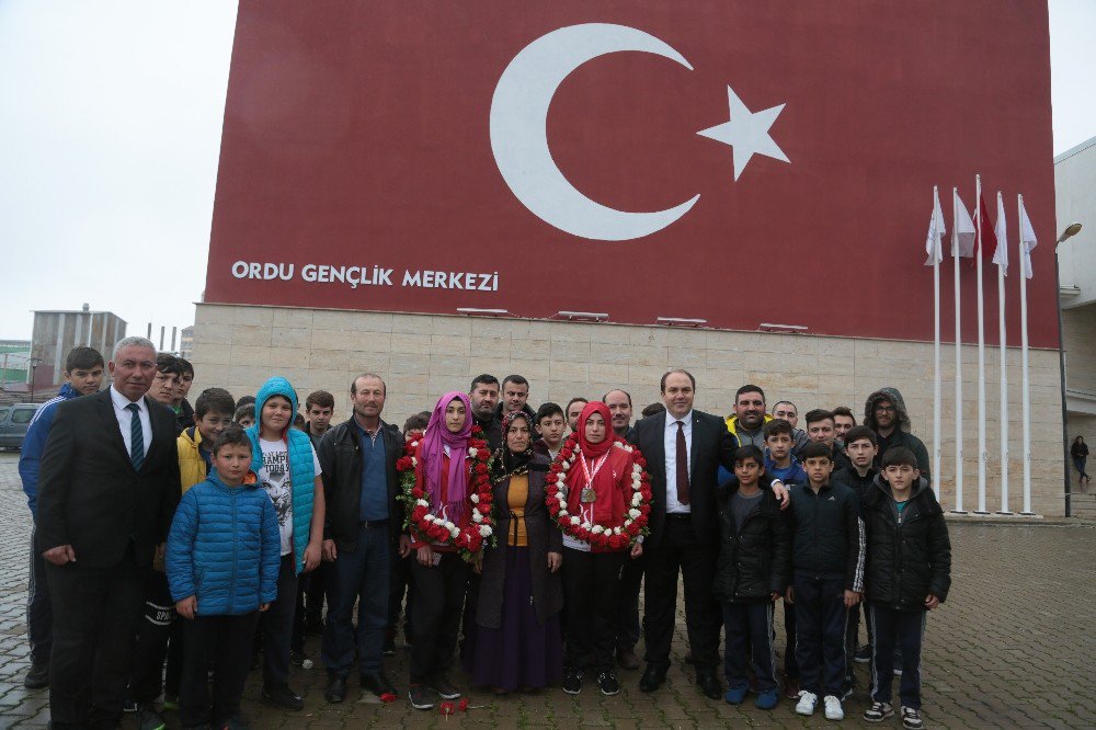 Avrupa Bilek Şampiyonu Yeter Bağ’a Törenli Karşılama