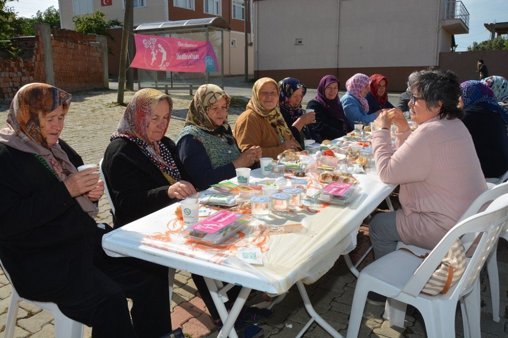 Anneler Günü Kahvaltıları Köseilyas Mahallesi İle Sona Erdi