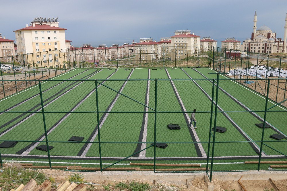 Edremit Belediyesinden Yeni Toki’ye Spor Sahası