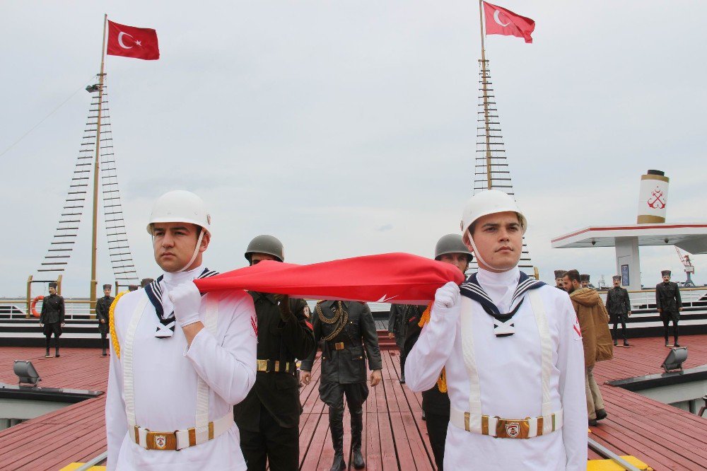 Atatürk’ü Temsil Eden Bayrak Karaya Çıktı