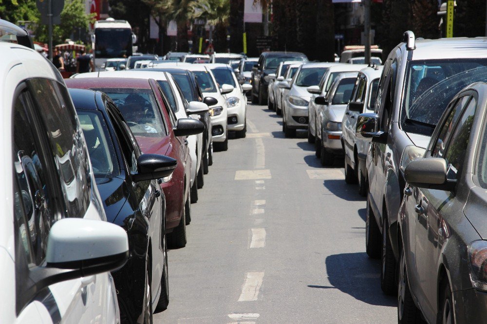 Çanakkale’de Tatilci Yoğunluğu Devam Ediyor