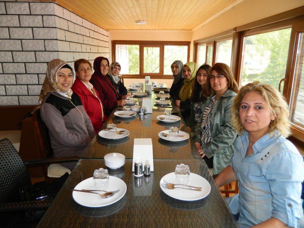 Aynur Oğuzhan’dan Doğanşehir Teşkilat Üyelerine Teşekkür