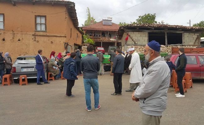 Balon Şişirirken Aort Damarı Yırtılan Kadın Bilecik’te Toprağa Verildi