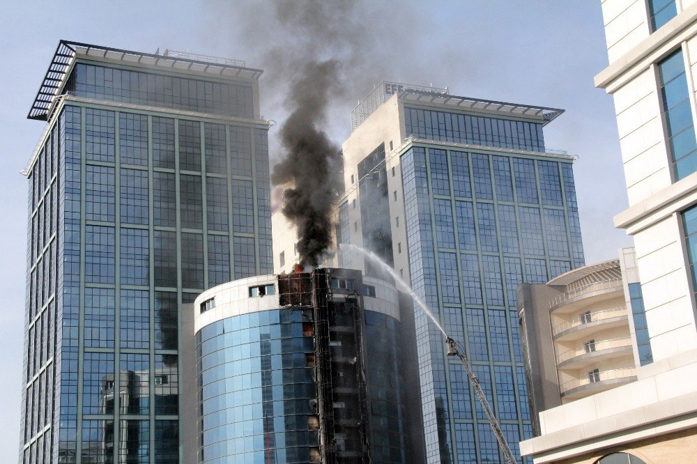 Bursa’da Otel İnşaatında Korkutan Yangın