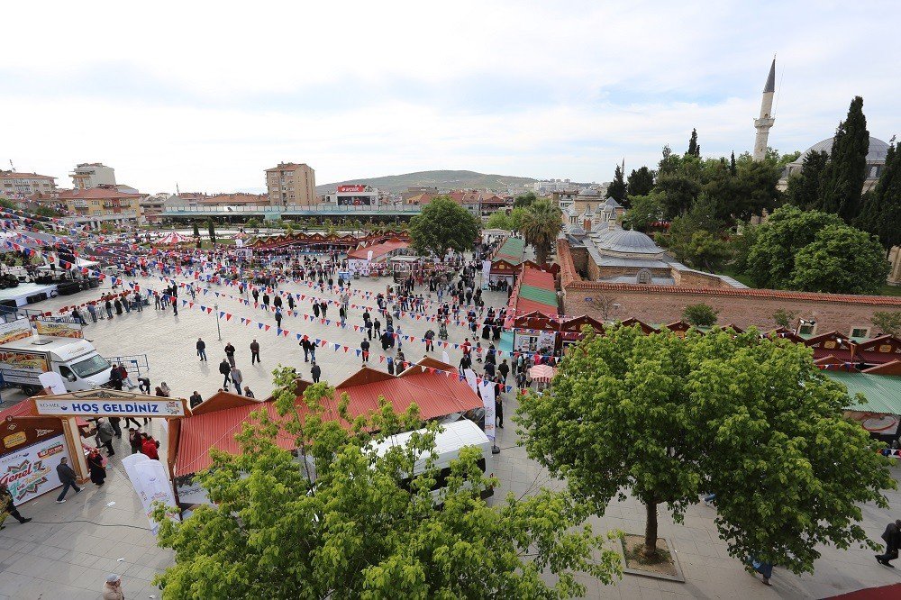 Gebze, 19 Mayıs’ı Ko-mek İle Kutladı