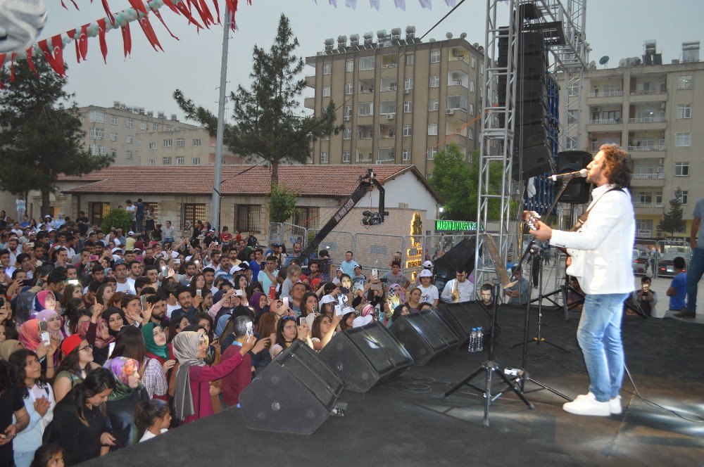 Mardin Valisi Yaman, Gençlerle Konser Dinledi