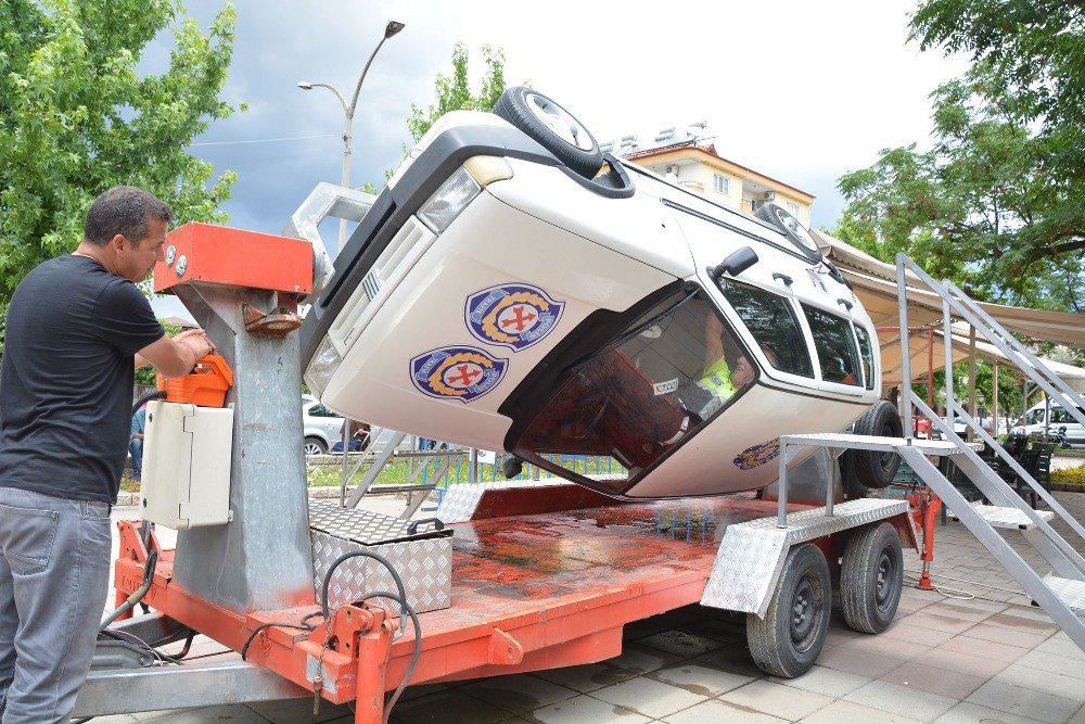 Simülasyon Aracıyla Emniyet Kemerinin Önemini Kavradılar