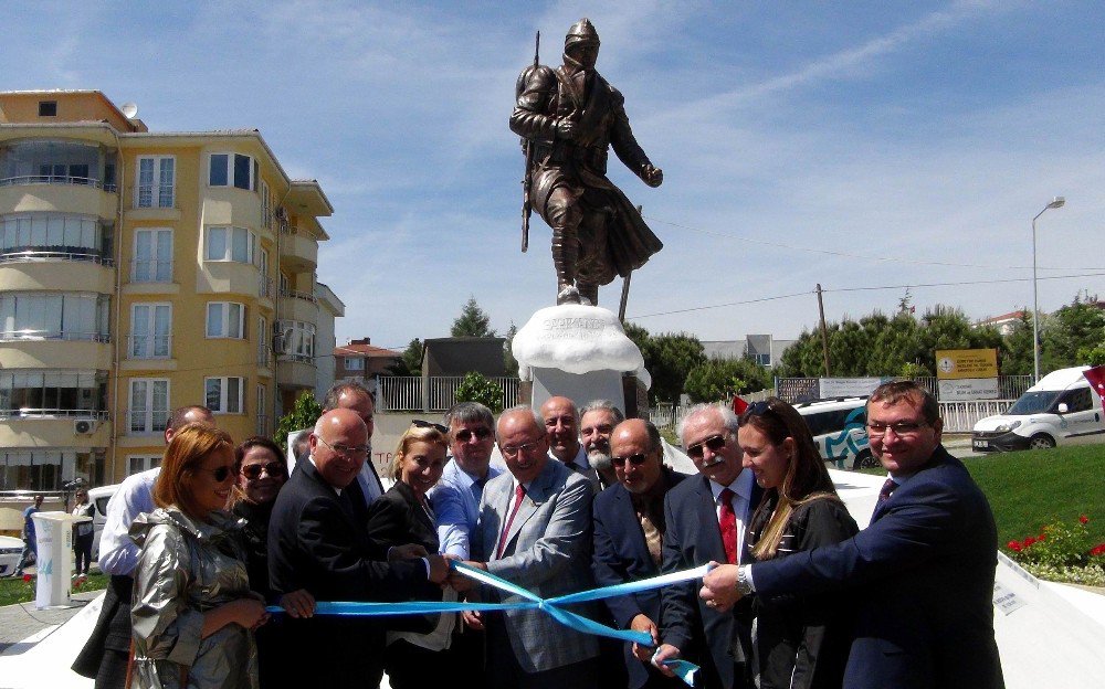 Tekirdağ’a Çanakkaleli Ve Sarıkamışlı Kardeş Heykeller